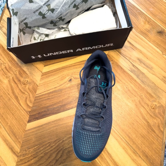 Under Armour Women’s Micro G Pursuit SE Sneakers – Size 11 (Model #3021250-400) - Picture 3 of 5